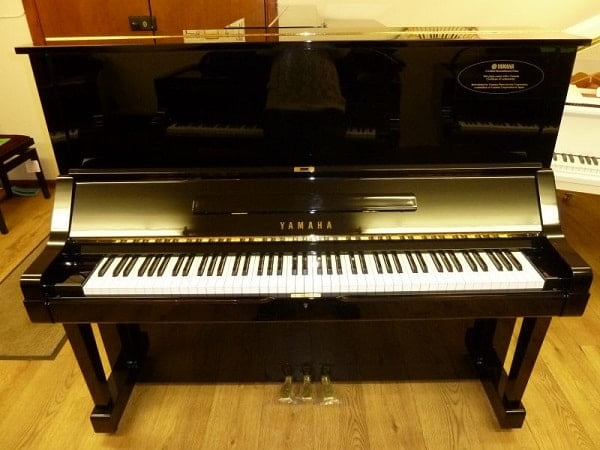 Yamaha UX3 Upright Piano