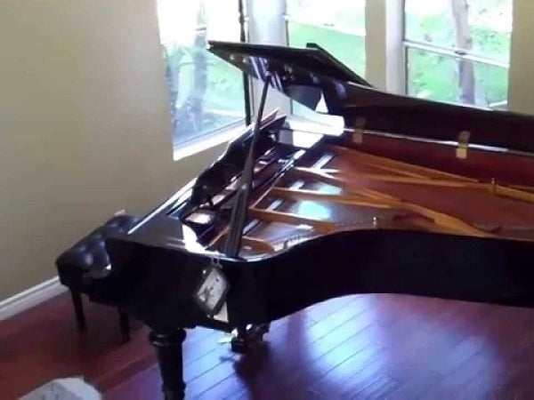 Shigeru Kawai V Grand Piano