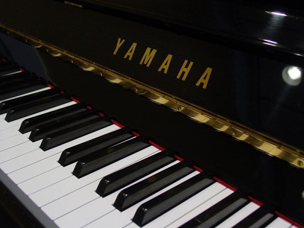 Yamaha T121 Upright Piano