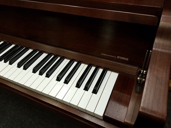 Yamaha CN216 SW Upright Piano