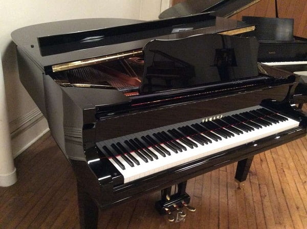 Yamaha GC2 Grand Piano